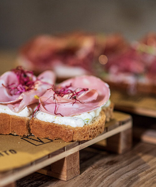 bruschetta con mortadella